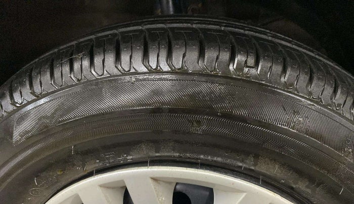 2020 Maruti Dzire VXI, Petrol, Manual, 17,949 km, Right Front Tyre Tread