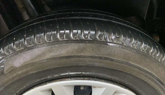 2020 Maruti Dzire VXI, Petrol, Manual, 17,949 km, Right Rear Tyre Tread