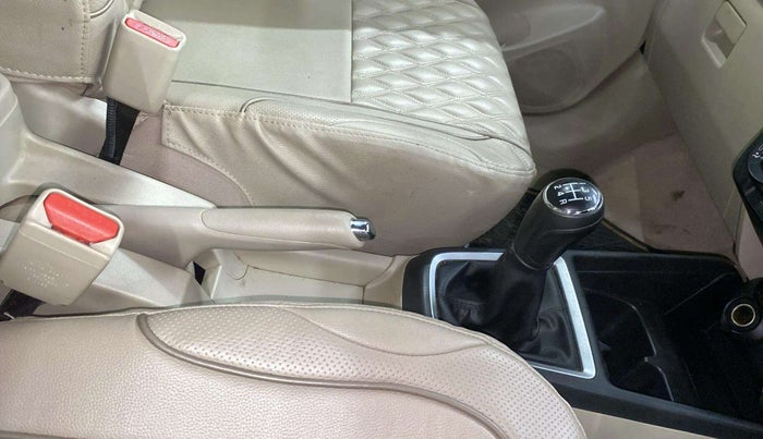 2020 Maruti Dzire VXI, Petrol, Manual, 17,949 km, Gear Lever