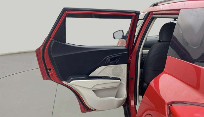 2022 Mahindra XUV300 W6 1.5 Sunroof Diesel, Diesel, Manual, 45,598 km, LHS Rear Door