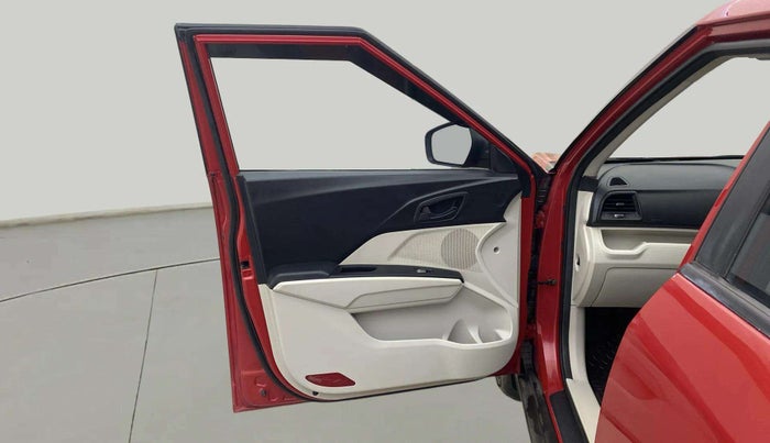 2022 Mahindra XUV300 W6 1.5 Sunroof Diesel, Diesel, Manual, 45,598 km, LHS Front Door