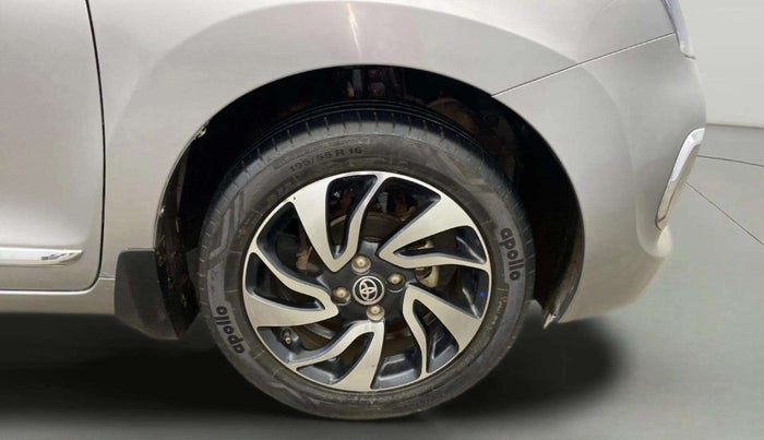 2021 Toyota Glanza G, Petrol, Manual, 45,910 km, Right Front Wheel