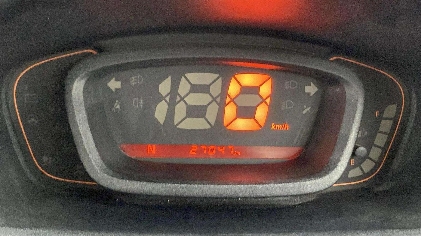 2019 Renault Kwid RXT 1.0 AMT (O), Petrol, Automatic, 27,047 km, Odometer Image