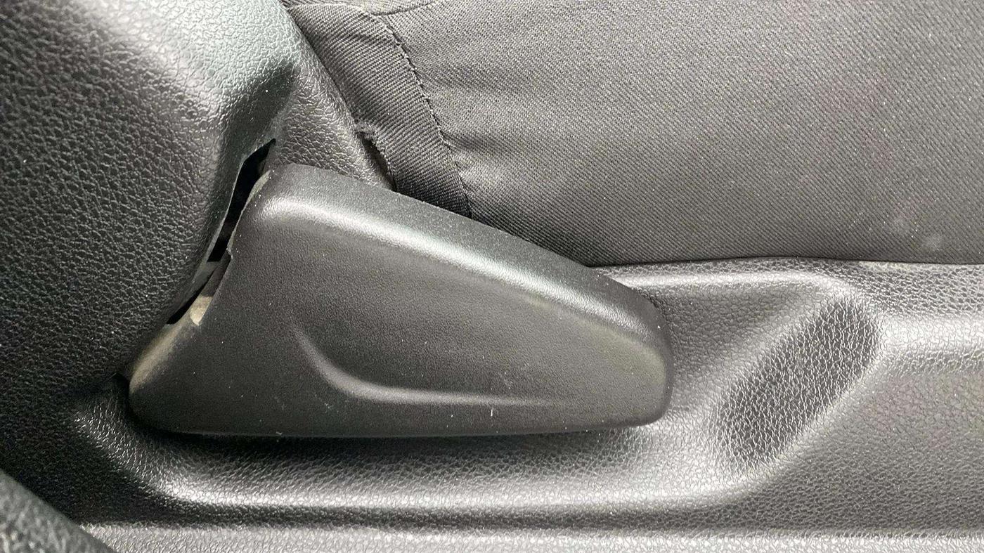 2019 Renault Kwid RXT 1.0 AMT (O), Petrol, Automatic, 27,047 km, Driver Side Adjustment Panel