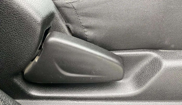 2019 Renault Kwid RXT 1.0 AMT (O), Petrol, Automatic, 27,047 km, Driver Side Adjustment Panel