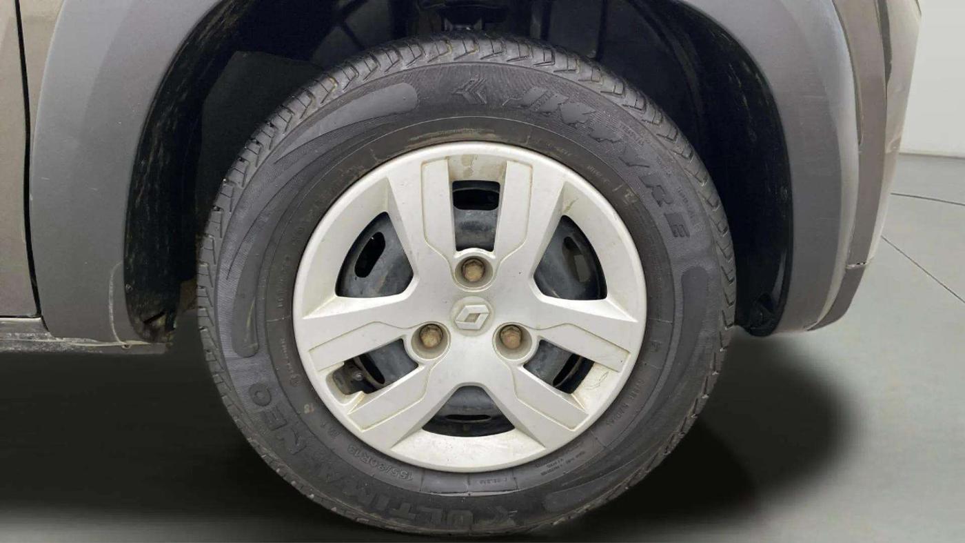 2019 Renault Kwid RXT 1.0 AMT (O), Petrol, Automatic, 27,047 km, Right Front Wheel