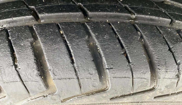 2019 Renault Kwid RXT 1.0 AMT (O), Petrol, Automatic, 27,047 km, Right Rear Tyre Tread