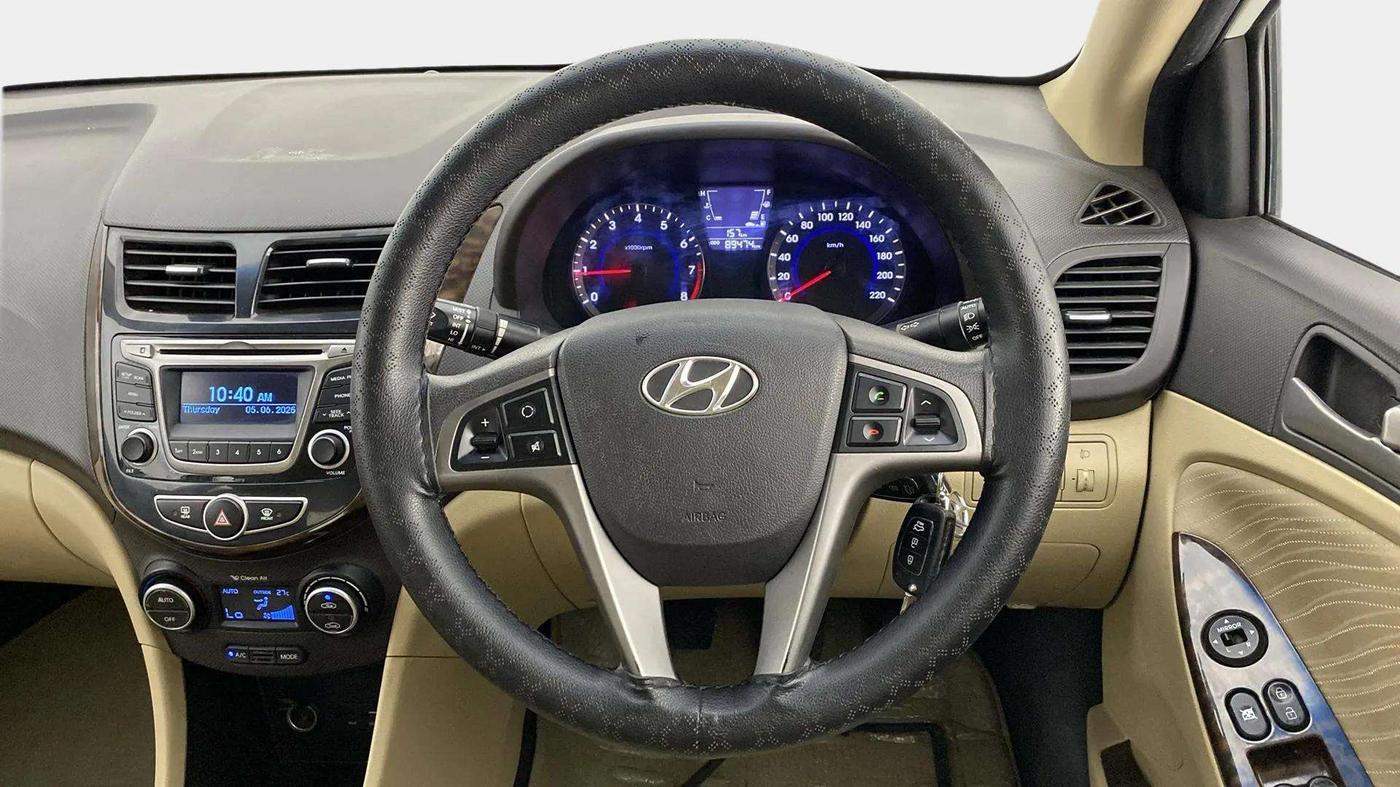 2016 Hyundai Verna 1.6 VTVT S, Petrol, Manual, 89,473 km, Steering Wheel Close Up