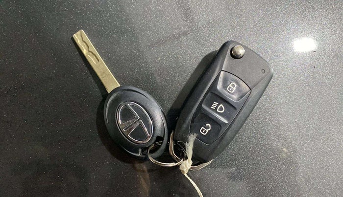2021 Tata Tiago XZA PLUS PETROL, Petrol, Automatic, 5,458 km, Key Close Up