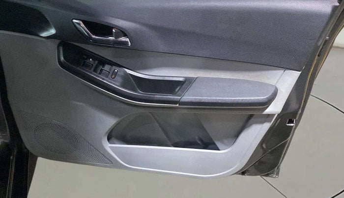 2021 Tata Tiago XZA PLUS PETROL, Petrol, Automatic, 5,458 km, Driver Side Door Panels Control