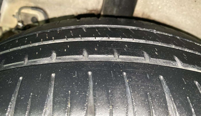 2015 Hyundai Xcent S 1.2, Petrol, Manual, 23,723 km, Right Rear Tyre Tread