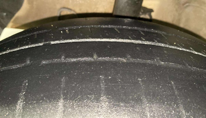 2015 Hyundai Xcent S 1.2, Petrol, Manual, 23,723 km, Left Front Tyre Tread