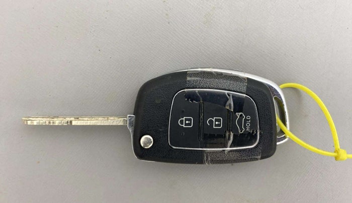2015 Hyundai Xcent S 1.2, Petrol, Manual, 23,723 km, Key Close Up