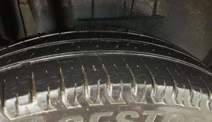 2019 Maruti Dzire VXI, Petrol, Manual, 29,277 km, Right Rear Tyre Tread