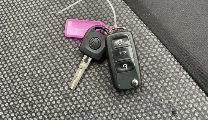 2018 Volkswagen Polo COMFORTLINE 1.0L MPI, Petrol, Manual, 92,458 km, Key Close Up