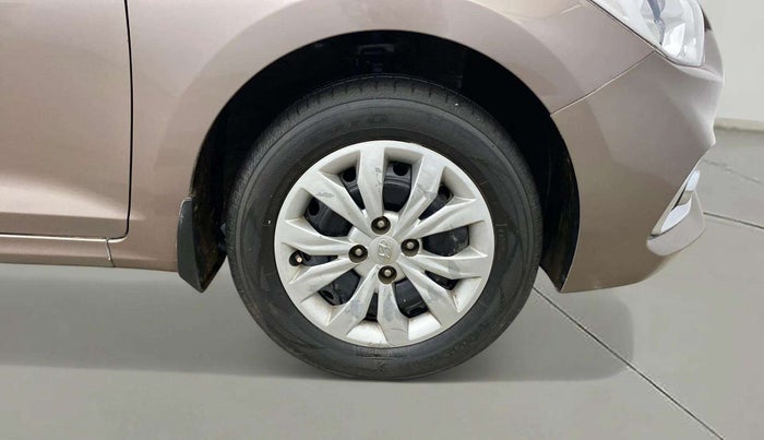 2018 Hyundai Verna 1.4 EX PETROL, Petrol, Manual, 66,756 km, Right Front Wheel