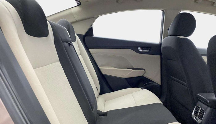 2018 Hyundai Verna 1.4 EX PETROL, Petrol, Manual, 66,756 km, Right Side Rear Door Cabin