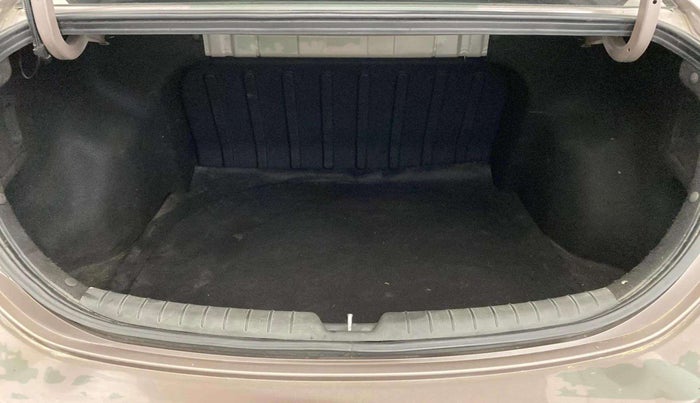 2018 Hyundai Verna 1.4 EX PETROL, Petrol, Manual, 66,756 km, Boot Inside