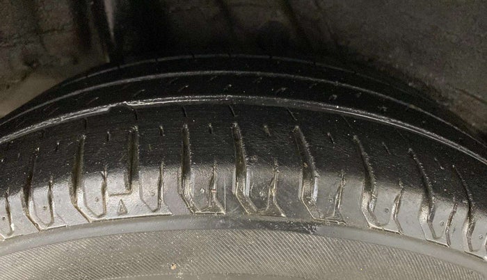 2018 Hyundai Verna 1.4 EX PETROL, Petrol, Manual, 66,756 km, Right Rear Tyre Tread