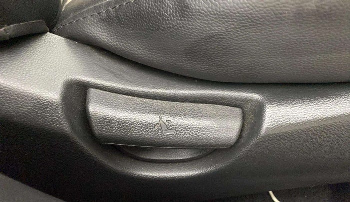 2018 Hyundai Grand i10 SPORTZ (O) AT 1.2 KAPPA VTVT, Petrol, Automatic, 44,382 km, Driver Side Adjustment Panel