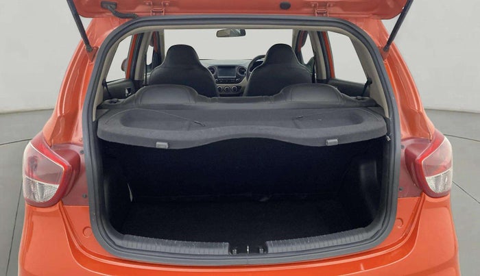 2018 Hyundai Grand i10 SPORTZ (O) AT 1.2 KAPPA VTVT, Petrol, Automatic, 44,382 km, Boot Inside