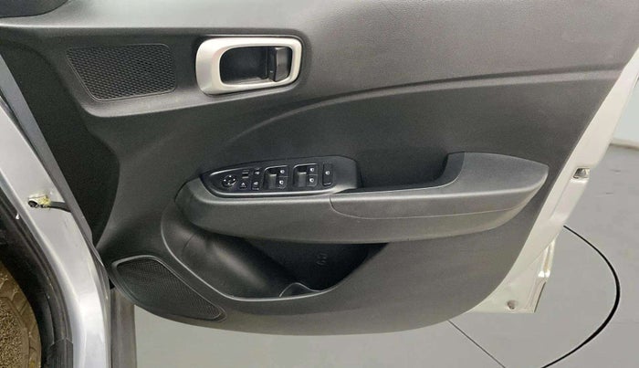 2021 Hyundai VENUE S+ 1.2, Petrol, Manual, 15,024 km, Driver Side Door Panels Control