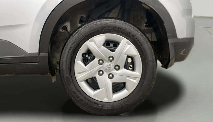 2021 Hyundai VENUE S+ 1.2, Petrol, Manual, 15,024 km, Left Rear Wheel