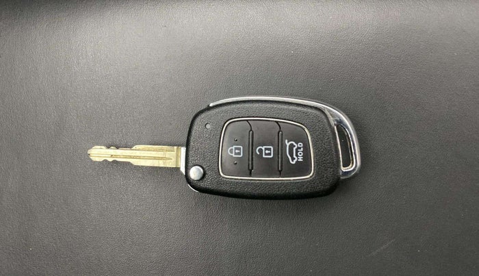 2020 Hyundai VENUE SX 1.0 TURBO, Petrol, Manual, 52,730 km, Key Close Up