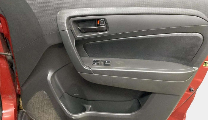 2016 Maruti Vitara Brezza LDI (O), Diesel, Manual, 67,383 km, Driver Side Door Panels Control