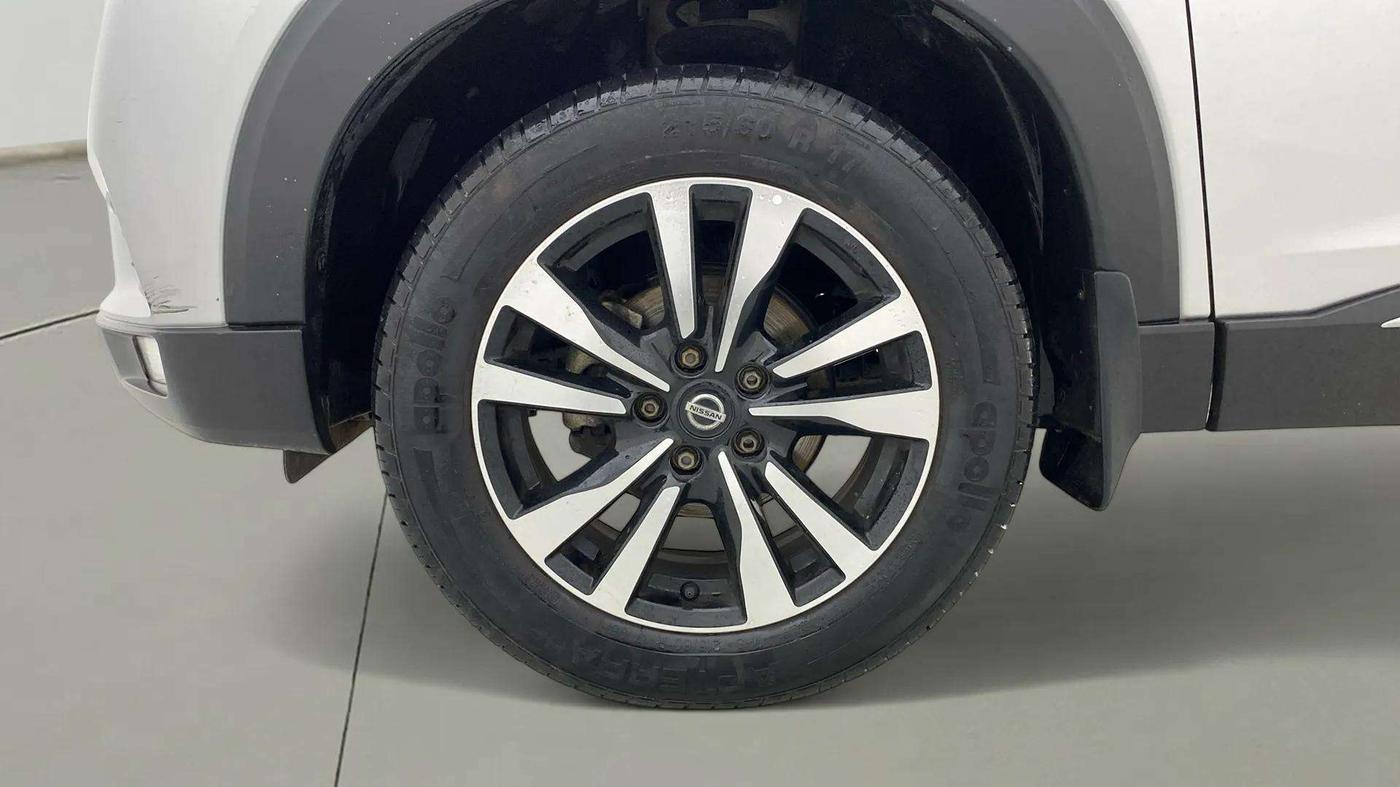 2021 Nissan Kicks XV 1.5, Petrol, Manual, 8,555 km, Left Front Wheel