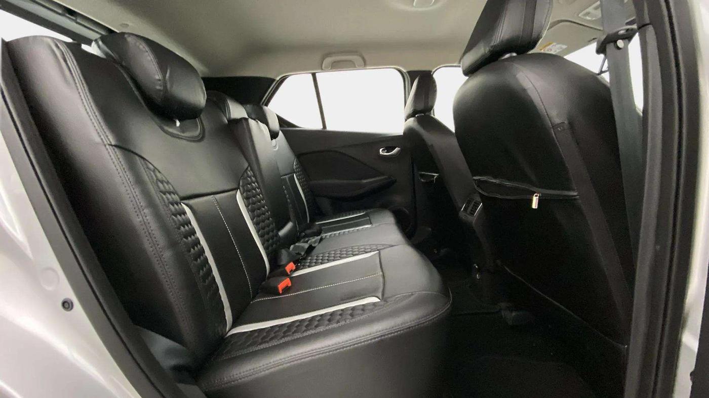 2021 Nissan Kicks XV 1.5, Petrol, Manual, 8,555 km, Right Side Rear Door Cabin