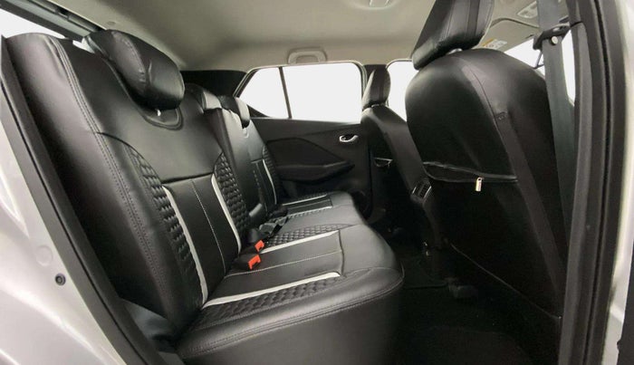 2021 Nissan Kicks XV 1.5, Petrol, Manual, 8,555 km, Right Side Rear Door Cabin