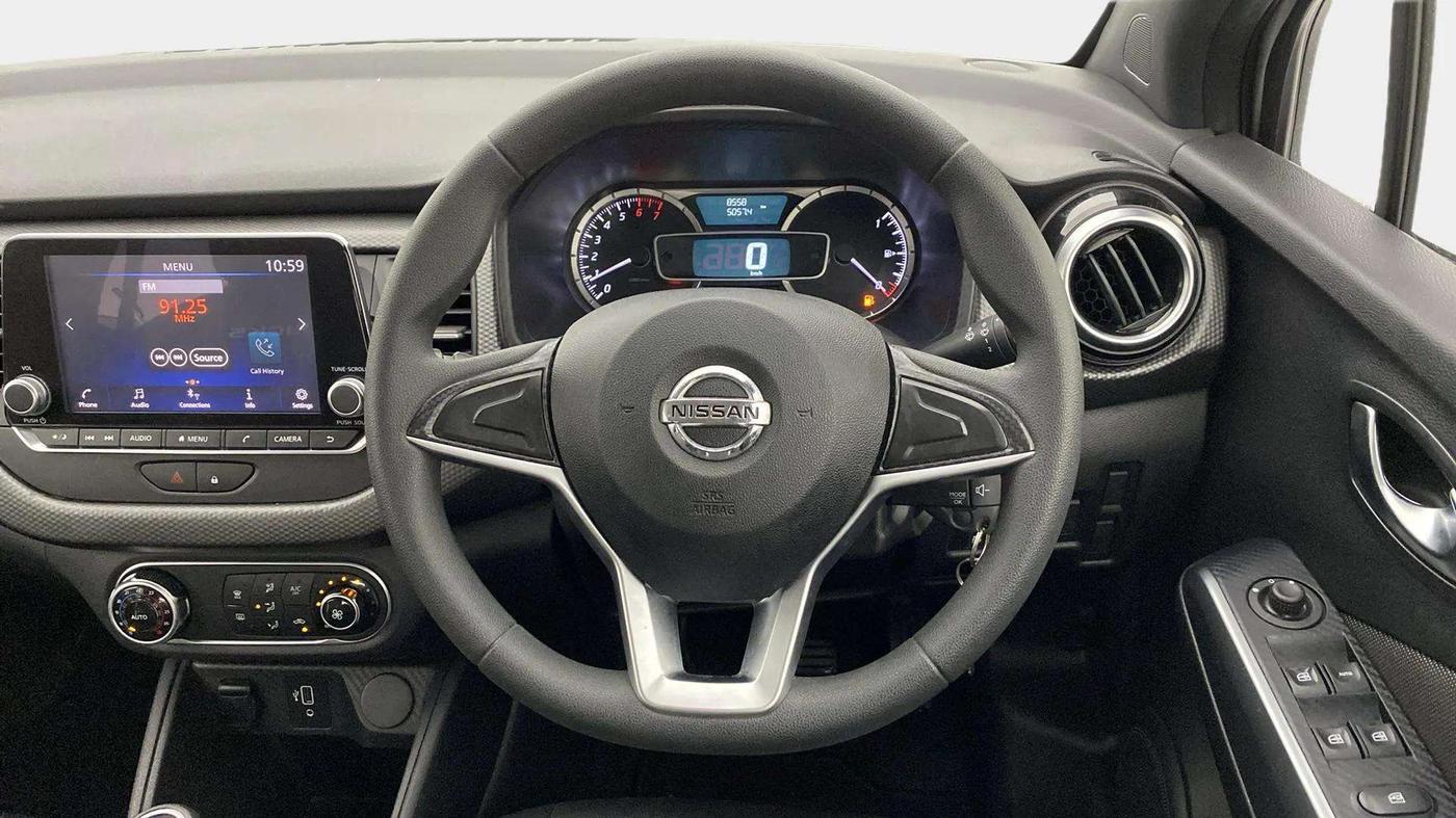 2021 Nissan Kicks XV 1.5, Petrol, Manual, 8,555 km, Steering Wheel Close Up