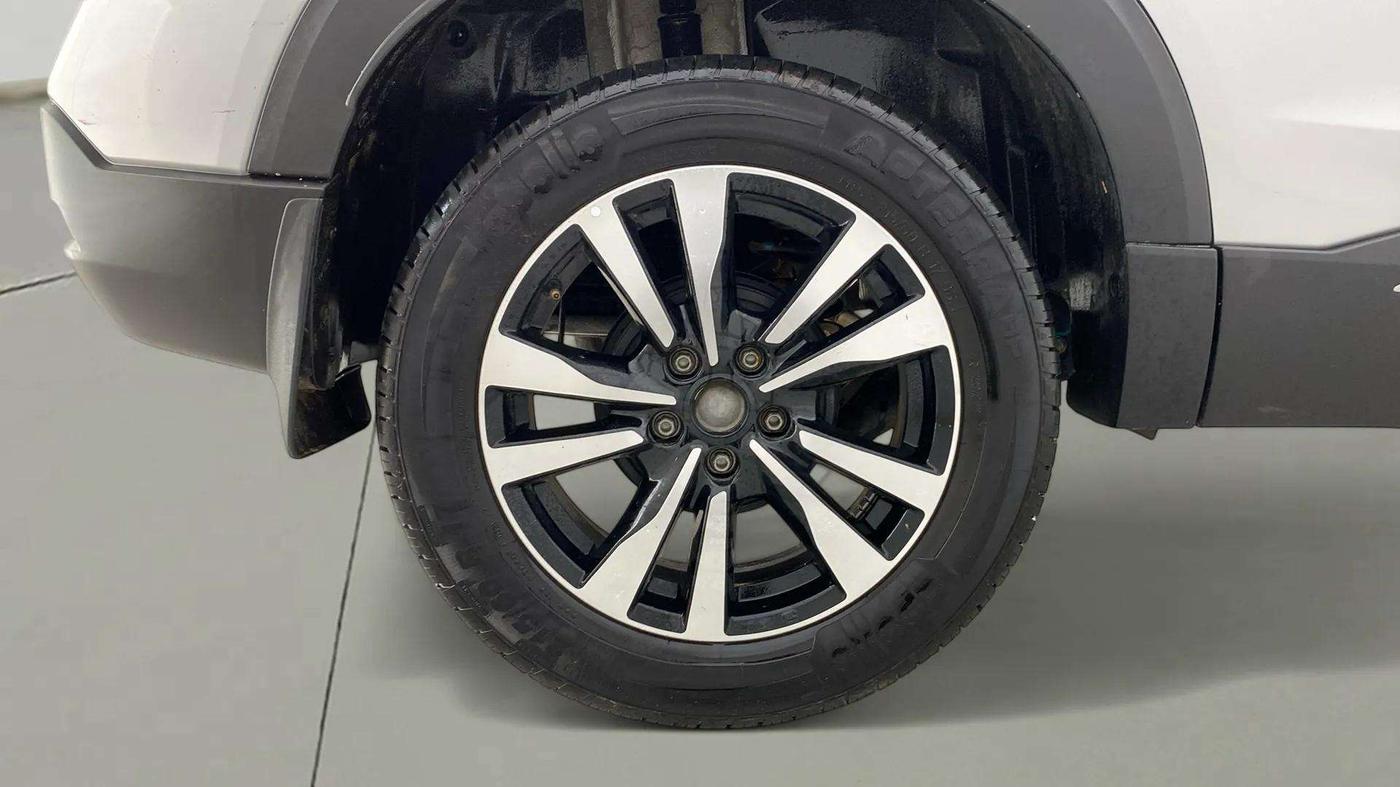 2021 Nissan Kicks XV 1.5, Petrol, Manual, 8,555 km, Right Rear Wheel
