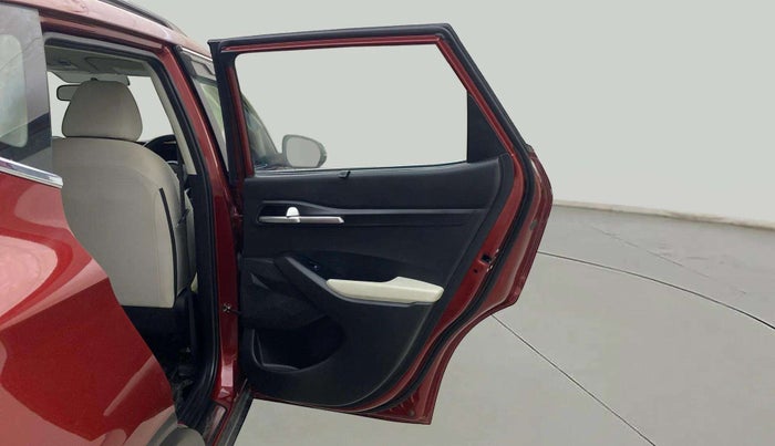 2022 KIA SELTOS HTK PLUS 1.5 IMT, Petrol, Manual, 18,163 km, RHS Rear Door
