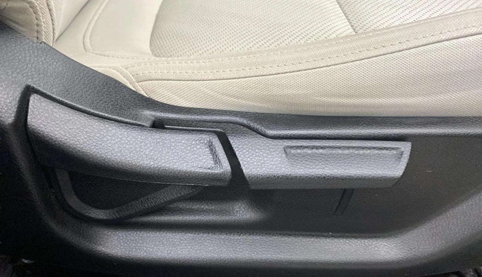 2022 KIA SELTOS HTK PLUS 1.5 IMT, Petrol, Manual, 18,163 km, Driver Side Adjustment Panel