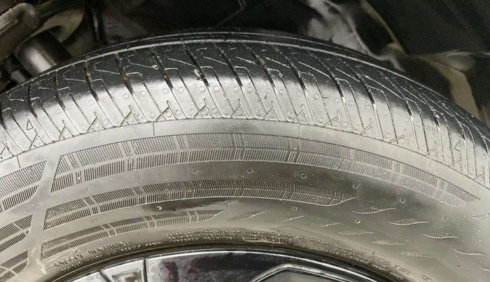 2023 Tata PUNCH ADVENTURE RHYTHM CNG, CNG, Manual, 26,373 km, Right Front Tyre Tread