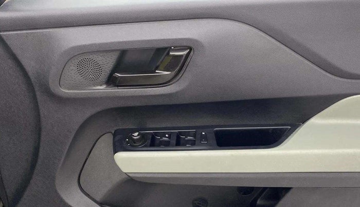 2023 Tata PUNCH ADVENTURE RHYTHM CNG, CNG, Manual, 26,373 km, Driver Side Door Panels Control