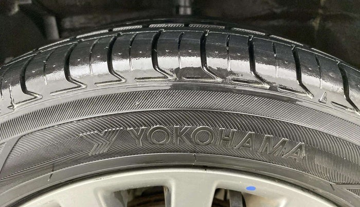 2016 Maruti Ciaz ZXI+, Petrol, Manual, 36,520 km, Left Front Tyre Tread