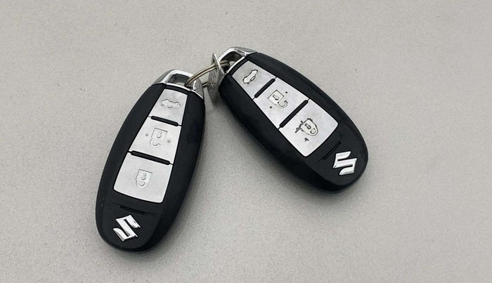 2016 Maruti Ciaz ZXI+, Petrol, Manual, 36,520 km, Key Close Up