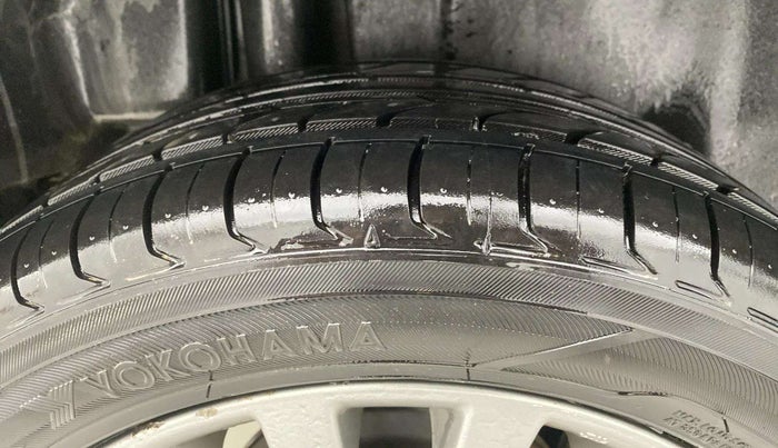 2016 Maruti Ciaz ZXI+, Petrol, Manual, 36,520 km, Right Rear Tyre Tread