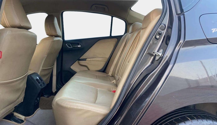 2019 Honda City 1.5L I-VTEC V MT, Petrol, Manual, 99,327 km, Right Side Rear Door Cabin