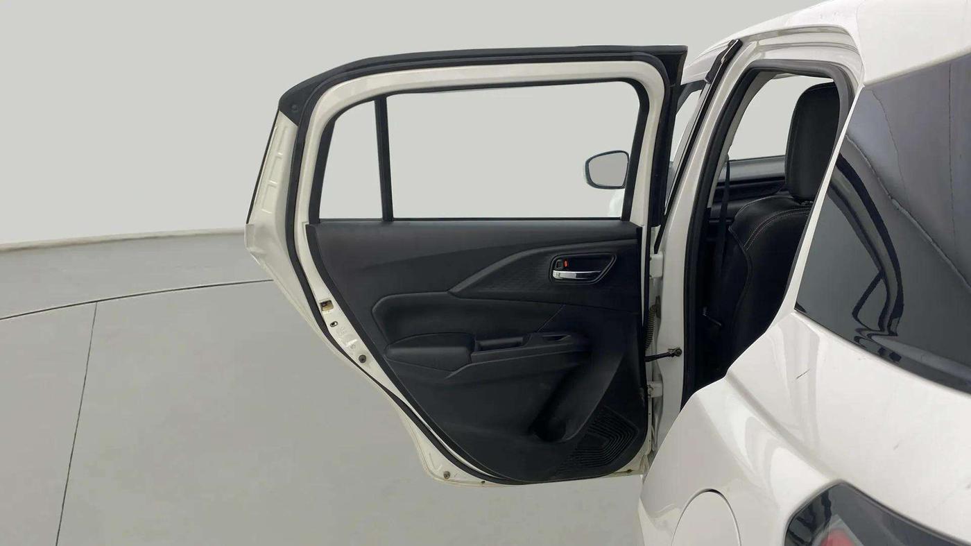 2024 Maruti Swift VXi (O) AMT, Petrol, Automatic, 20,681 km, LHS Rear Door