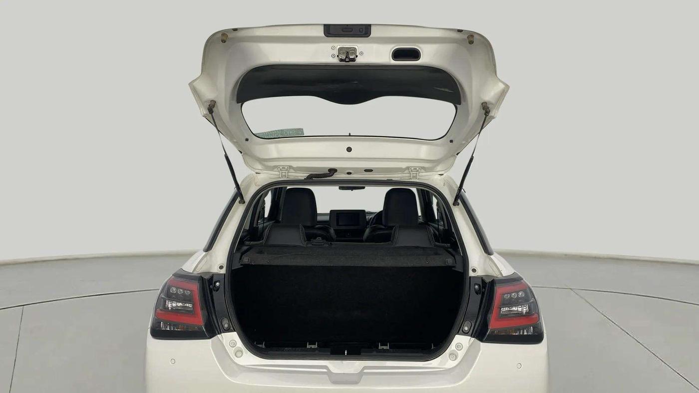 2024 Maruti Swift VXi (O) AMT, Petrol, Automatic, 20,681 km, Boot Door Open