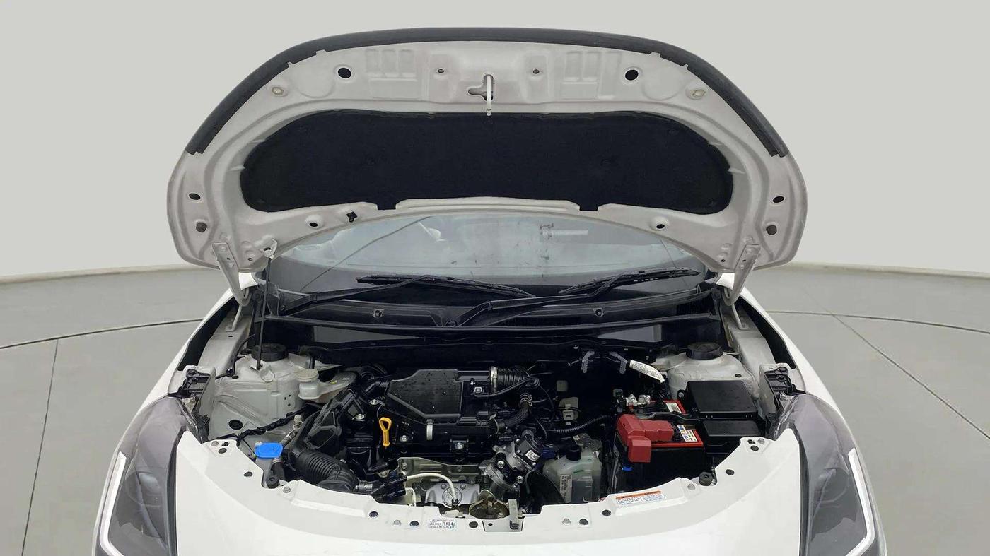 2024 Maruti Swift VXi (O) AMT, Petrol, Automatic, 20,681 km, Open Bonet