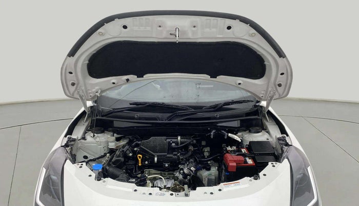 2024 Maruti Swift VXi (O) AMT, Petrol, Automatic, 20,681 km, Open Bonet