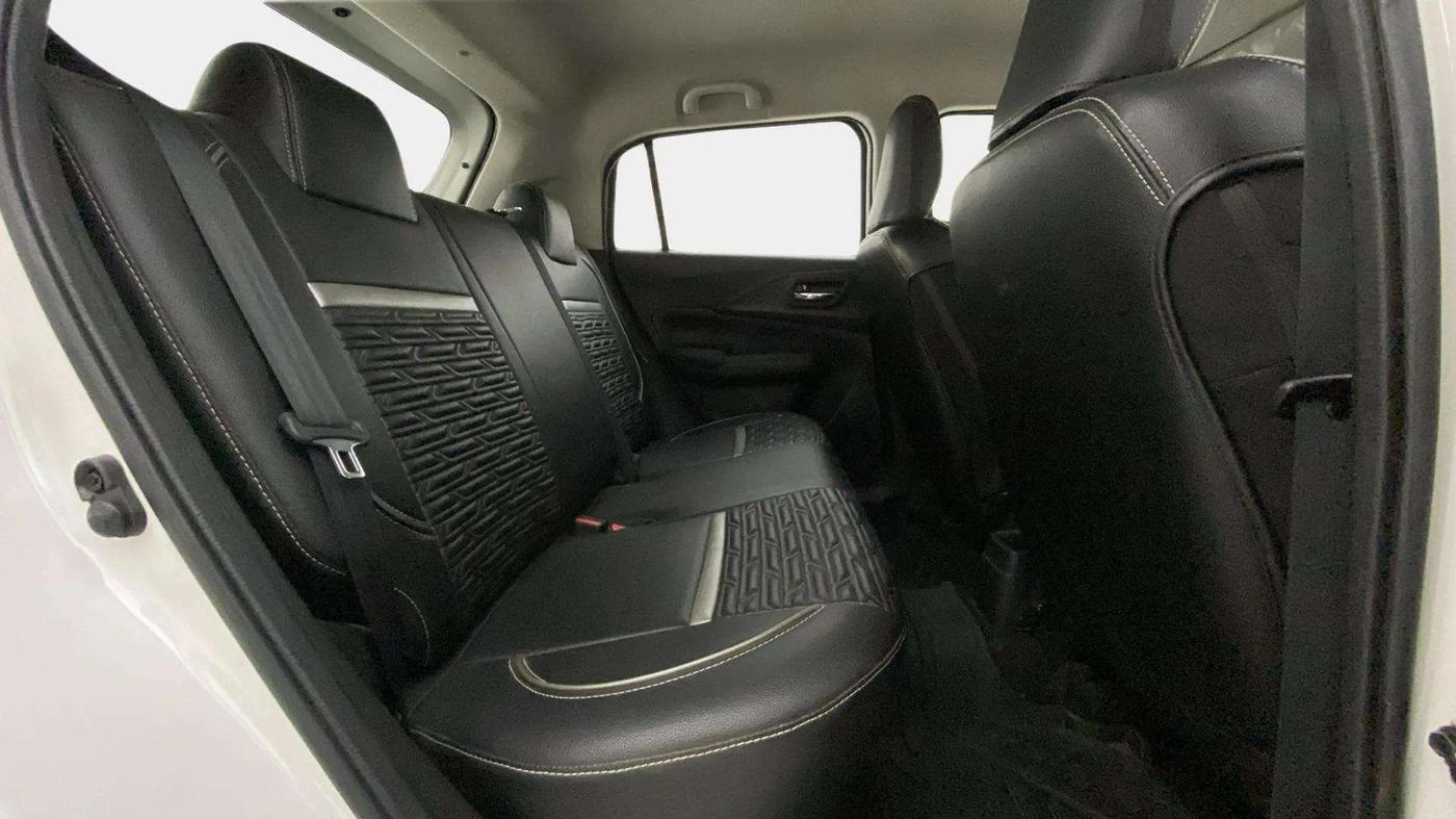 2024 Maruti Swift VXi (O) AMT, Petrol, Automatic, 20,681 km, Right Side Rear Door Cabin