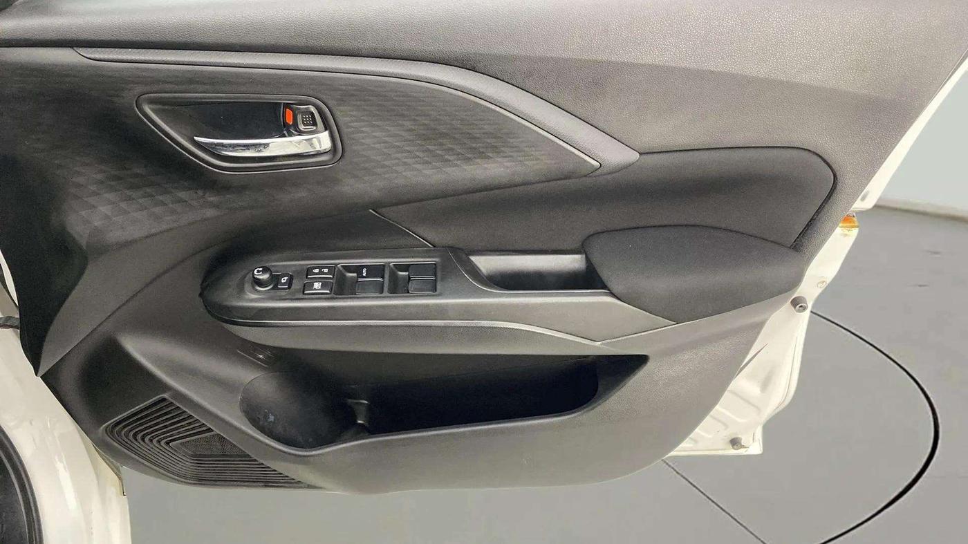 2024 Maruti Swift VXi (O) AMT, Petrol, Automatic, 20,681 km, Driver Side Door Panels Control