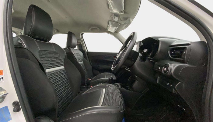 2024 Maruti Swift VXi (O) AMT, Petrol, Automatic, 20,681 km, Right Side Front Door Cabin