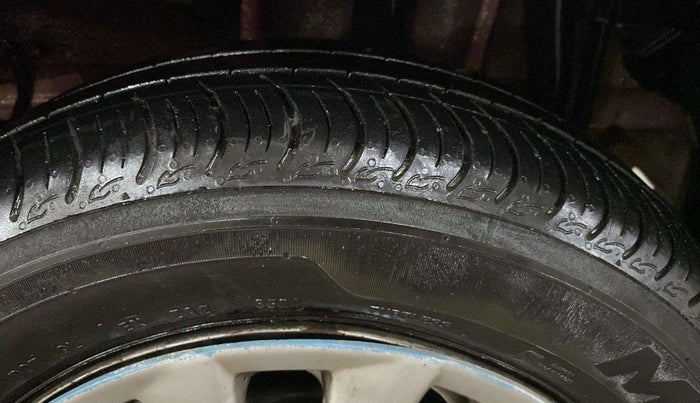 2022 Tata Tiago XM CNG, CNG, Manual, 76,040 km, Left Rear Tyre Tread